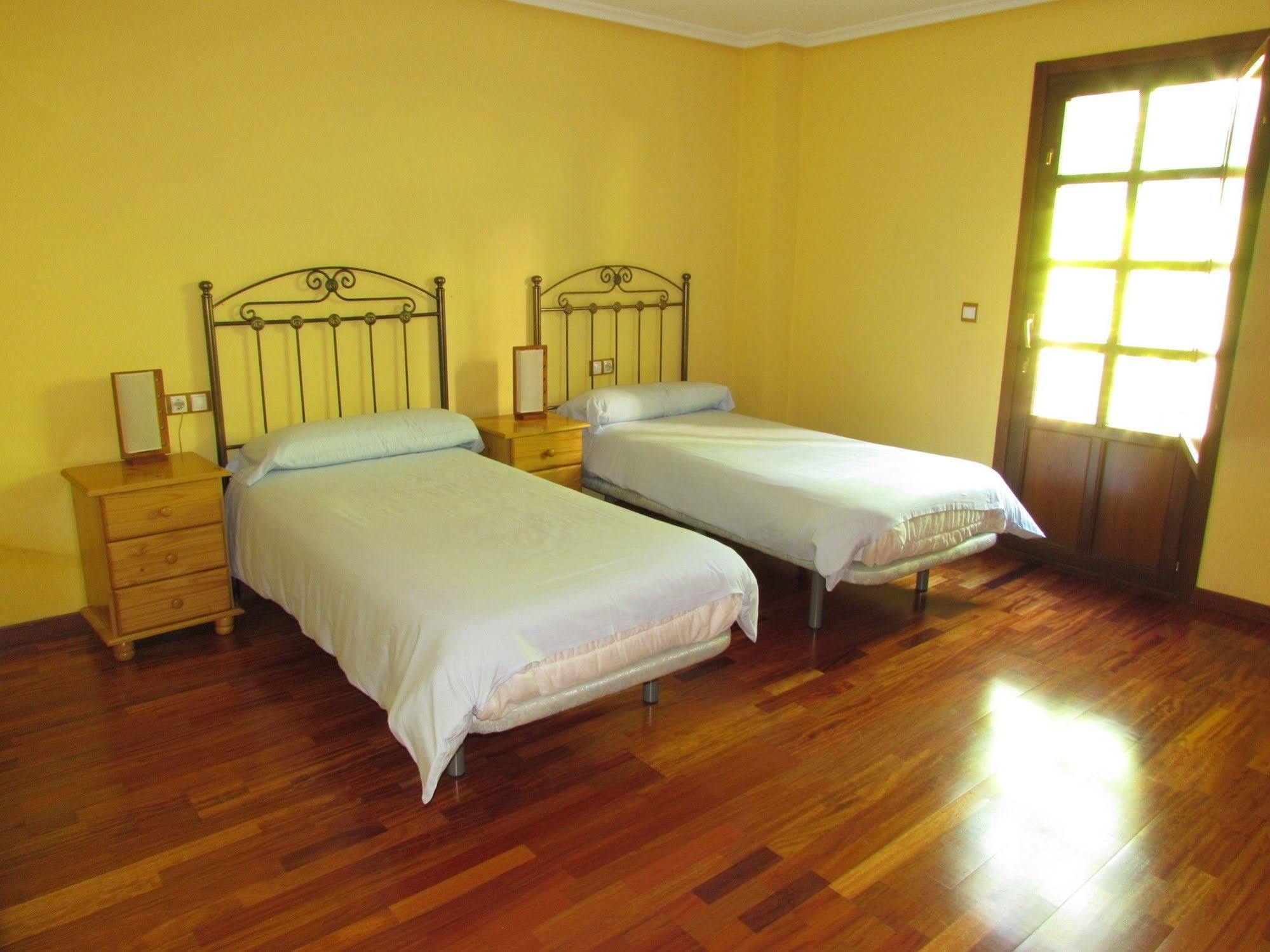 Apartamentos Via Nova Ourense Esterno foto